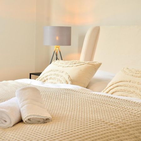 Milpau Bottrop 2 - Modernes Und Zentrales Premium-Apartment Fuer 4 Personen Mit Queensize-Bett Und Einzelbetten - Netflix, Nespresso Und Smart-Tv ภายนอก รูปภาพ