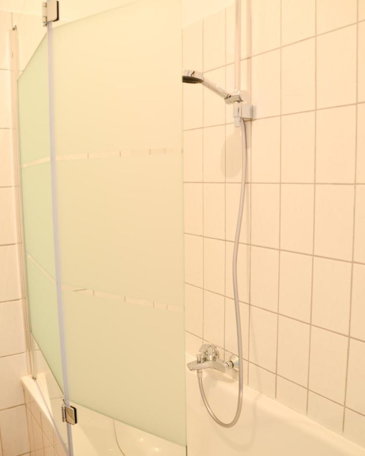 Milpau Bottrop 2 - Modernes Und Zentrales Premium-Apartment Fuer 4 Personen Mit Queensize-Bett Und Einzelbetten - Netflix, Nespresso Und Smart-Tv ภายนอก รูปภาพ