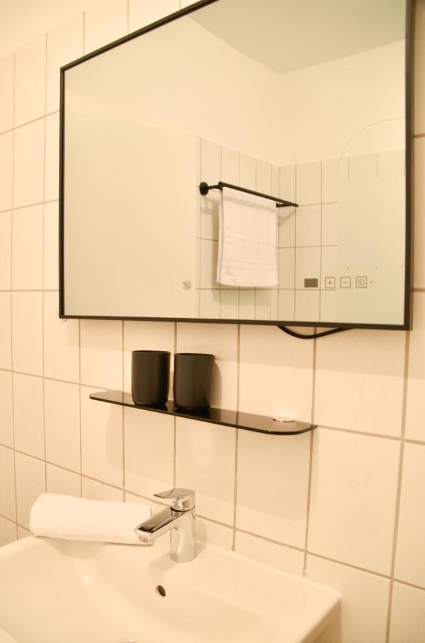 Milpau Bottrop 2 - Modernes Und Zentrales Premium-Apartment Fuer 4 Personen Mit Queensize-Bett Und Einzelbetten - Netflix, Nespresso Und Smart-Tv ภายนอก รูปภาพ