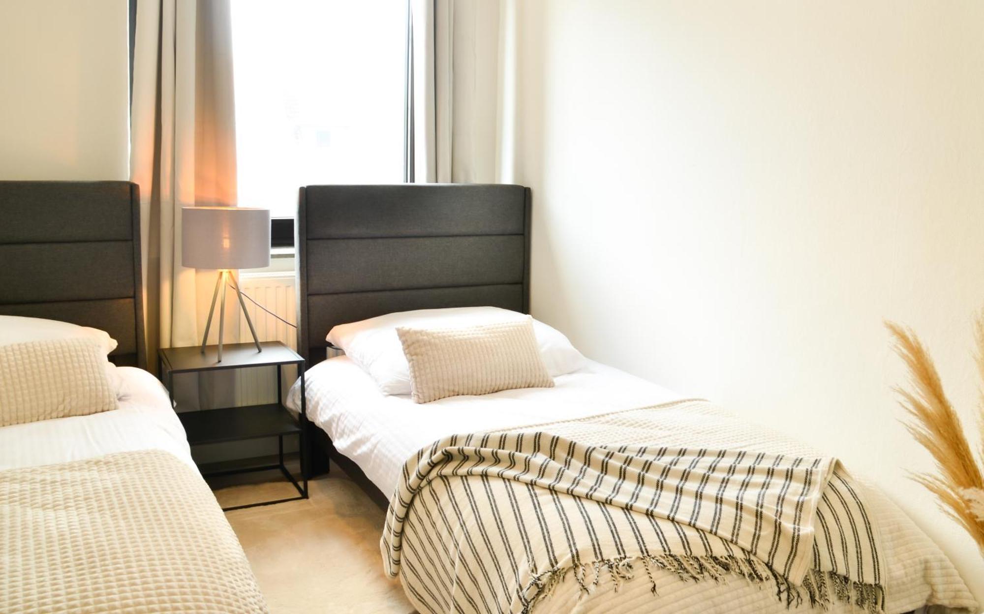 Milpau Bottrop 2 - Modernes Und Zentrales Premium-Apartment Fuer 4 Personen Mit Queensize-Bett Und Einzelbetten - Netflix, Nespresso Und Smart-Tv ภายนอก รูปภาพ